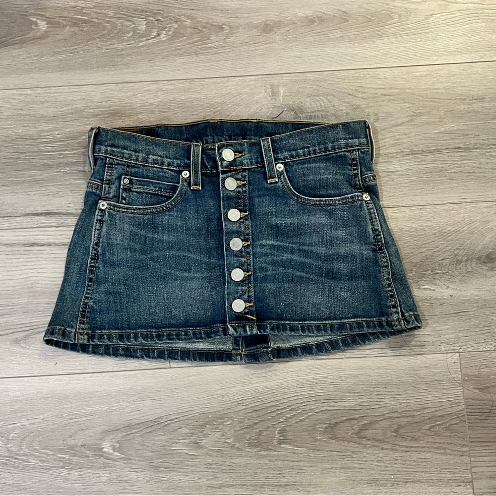 Levis mini denim skirt